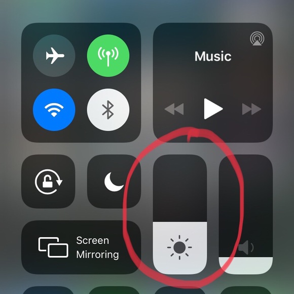 Get a better view of an item 🧡 - Picture 3 of 5